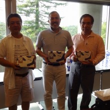 団体の部準優勝　北九州中央支部　左から原田会員・髙山会員・岩田会員
