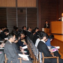 信原先生の講演風景