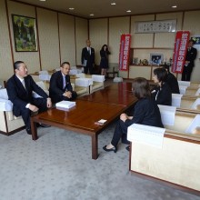 県庁副知事室にて