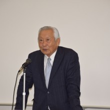 開講挨拶する福岡医療学院福岡医療専門学校の藤瀬武理事長