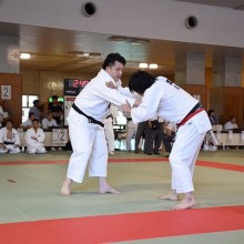 30才代の部 半田選手試合風景(左)